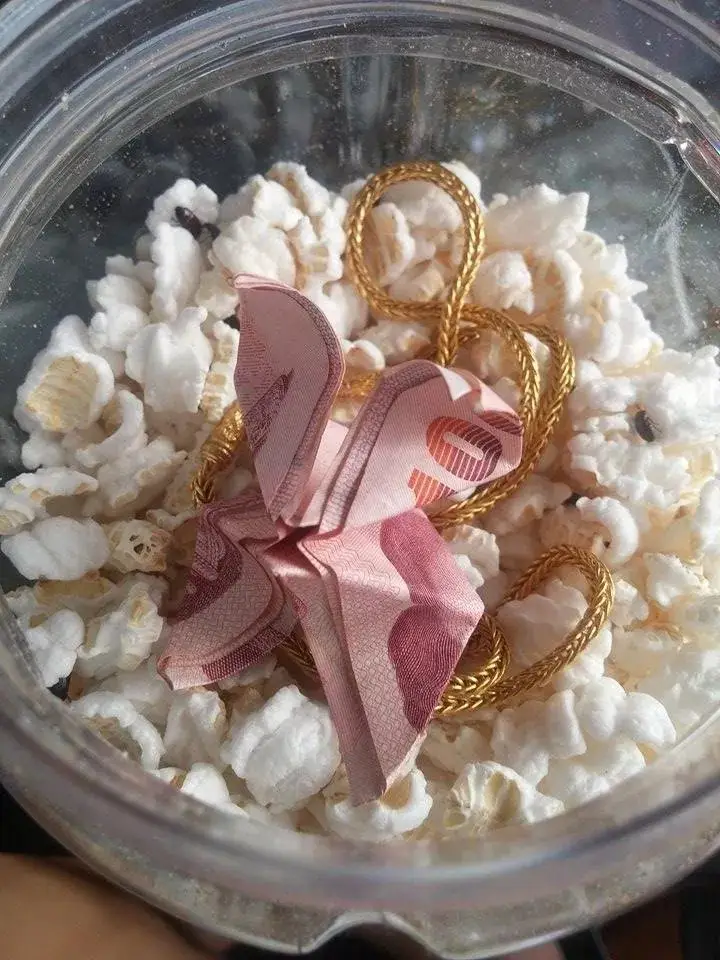 แมลงนำโชค