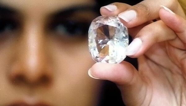 ฝันเห็นเพชรพลอยเม็ดใหญ่