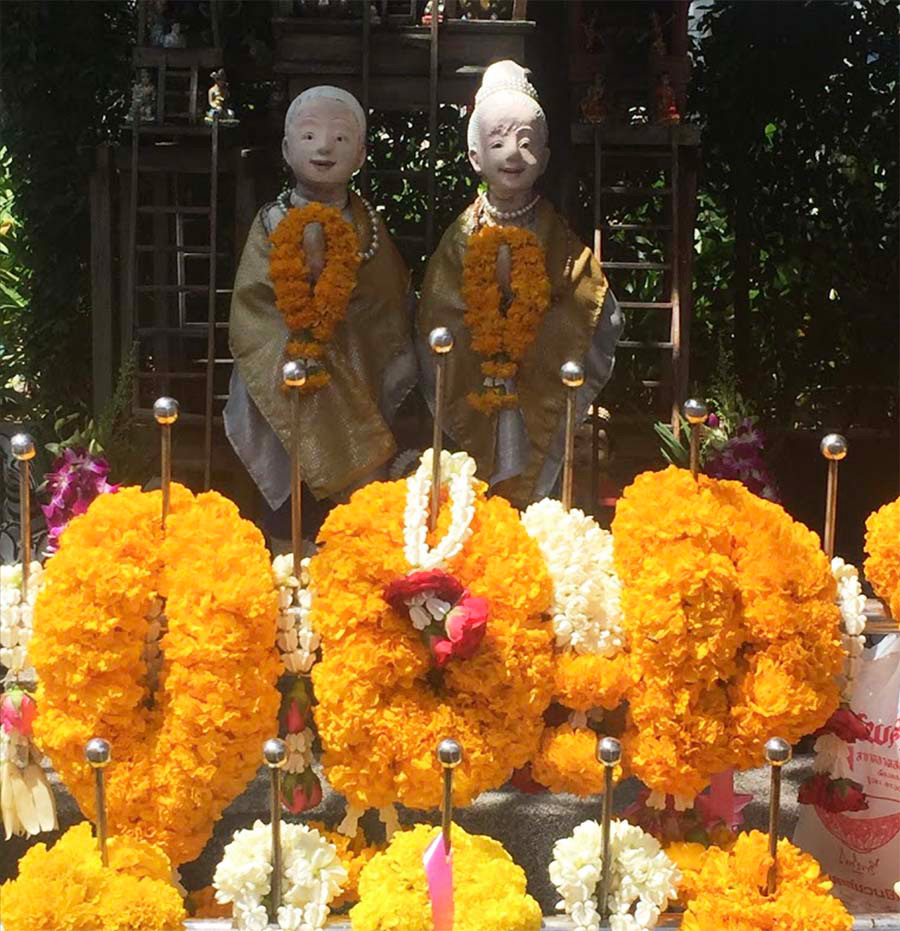 ศาลคุณปู่คุณย่าเมืองทองธานี