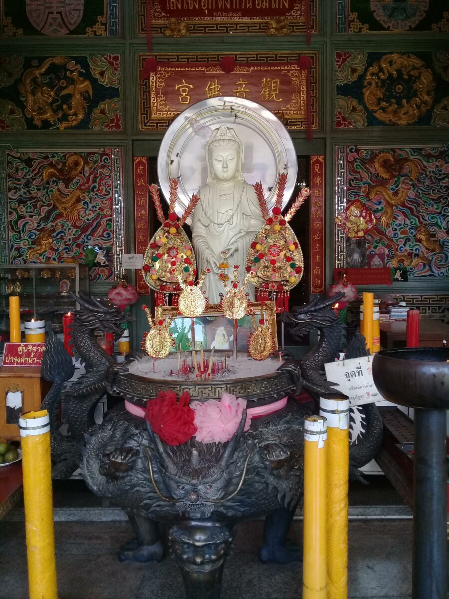 ฝันว่าจุดธูปไหว้เจ้าแม่กวนอิม