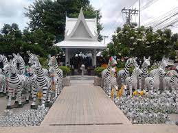 ศาลคุณปู่คุณย่าเมืองทองธานี