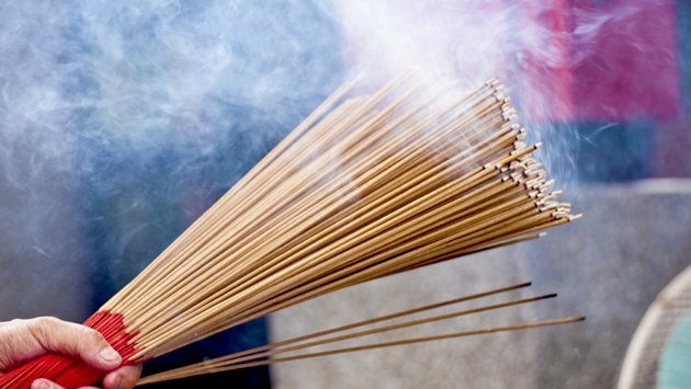 ฝันจุดธูป