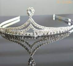 ฝันเห็นมงกุฎเพชร