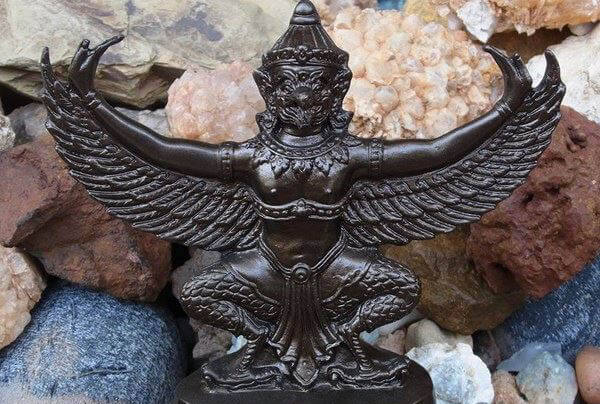 ฝันเห็นพญาครุฑสีดำ