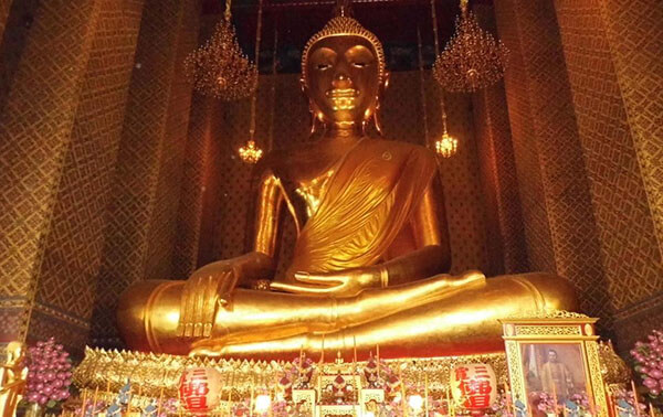 หลวงพ่อโต ซำปอกง วัดกัลยาณมิตรวรมหาวิหาร กรุงเทพฯ